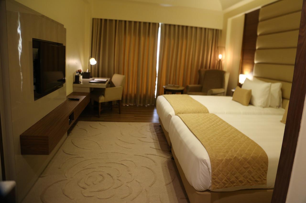 Udman And By Ferns N Petals Resort New Delhi